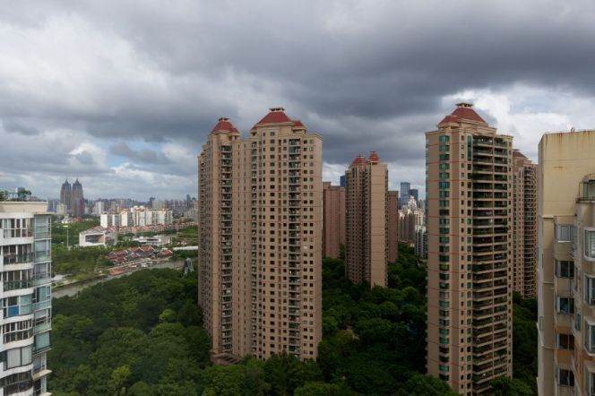 High-Floor 3BR Apartment in Gubei (L2)