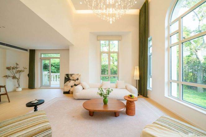 Spacious 6BR Villa at Shanghai Yintao Golf Club with Private Garden