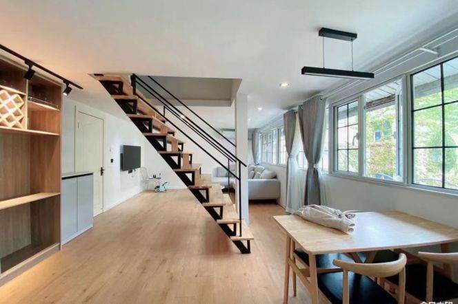 2BR Apartment near Jiashan Rd Metro