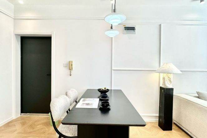 2BR Apartment near Tangqiao Metro with Private Garden (L4)