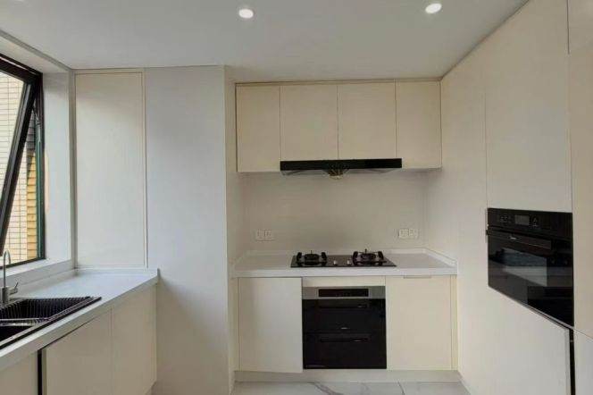 High-Floor Spacious 3BR Apartment near Xiaonanmen Metro