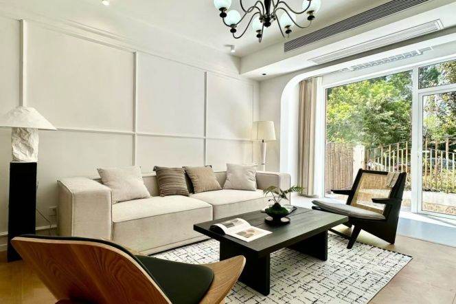 2BR Apartment near Tangqiao Metro with Private Garden (L4)