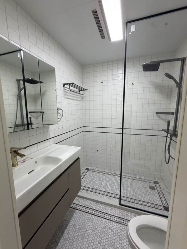 Housing image — Bathroom
