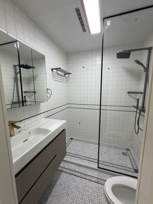 Housing image — Bathroom
