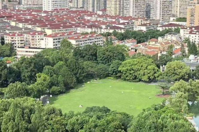 High-Floor Spacious 3BR Apartment near Zhongshan Park (L2/L3/L4)