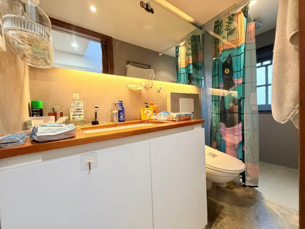Housing image — Bathroom