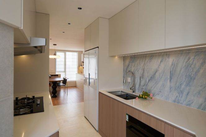 High-Floor 3BR Apartment in Gubei (L2)