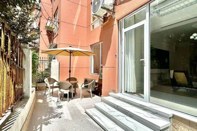2BR Apartment near Tangqiao Metro with Private Garden (L4)
