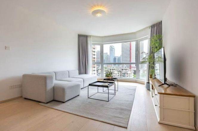 Spacious 2BR Apartment at Shanghai Grand Plaza (Compound)