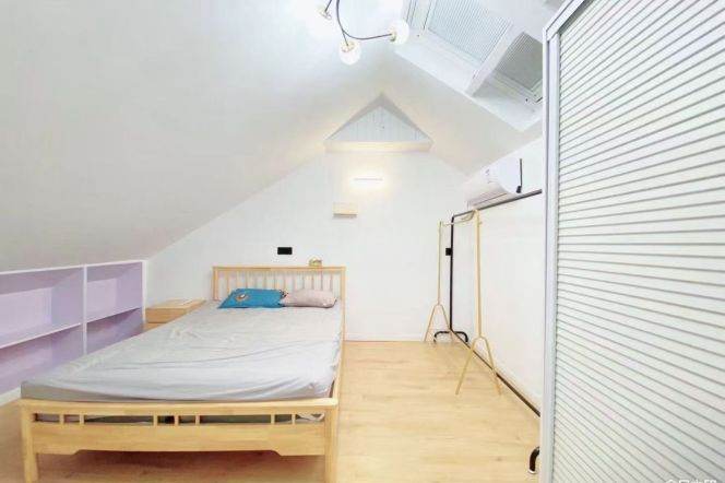 2BR Apartment near Jiashan Rd Metro