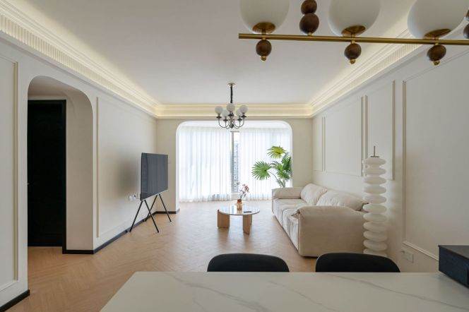 High-Floor Spacious 2BR Apartment in Gubei (L10/L15)