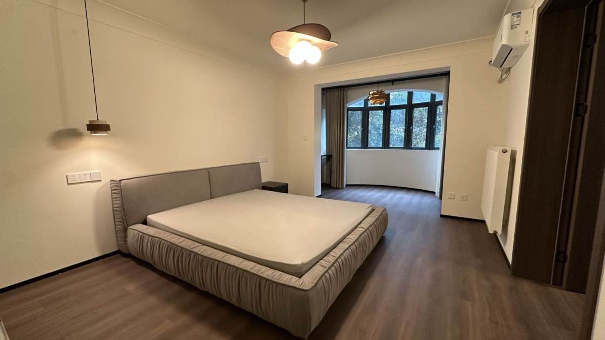 Housing image — Bedroom