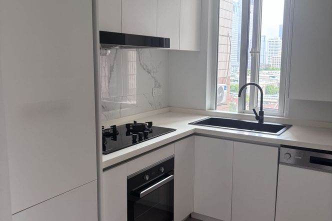 Spacious 2BR Apartment at Shanghai Grand Plaza (Compound)