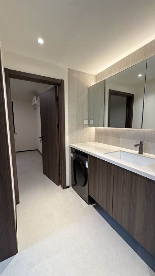 Housing image — Bathroom