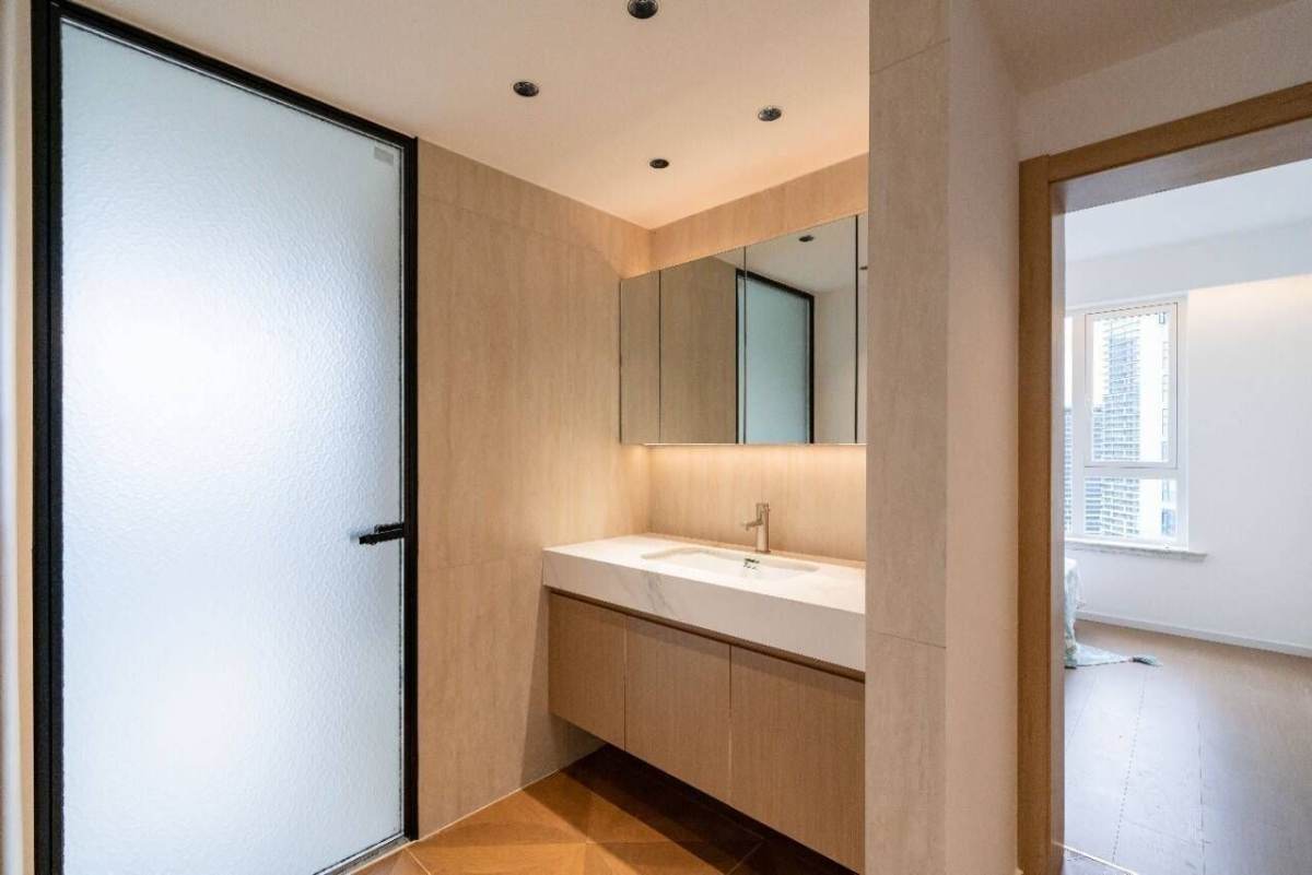Housing image — Bathroom