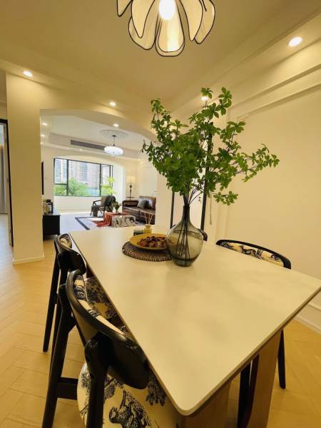 Housing image — Dining Area