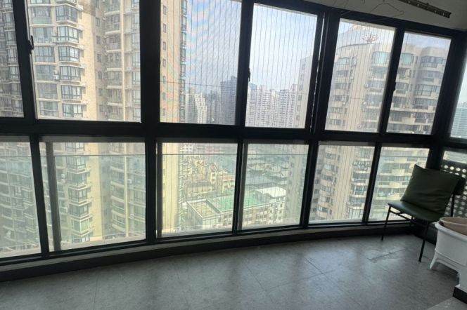 High-Floor 2BR Apartment in Jing'an (L7/L13)