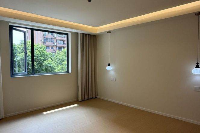 Spacious 2BR Apartment near Jiaotong University Metro (L10/L11)