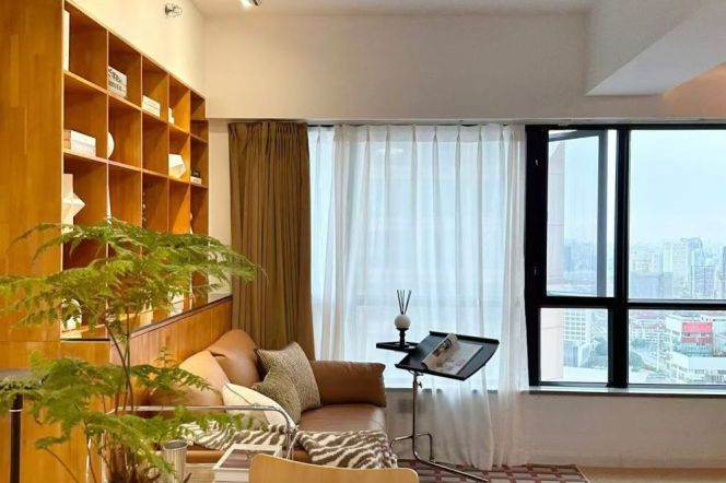 High-Floor 1BR Apartment near Hanzhong Rd Metro (L1/L3/L4/L12/L13)