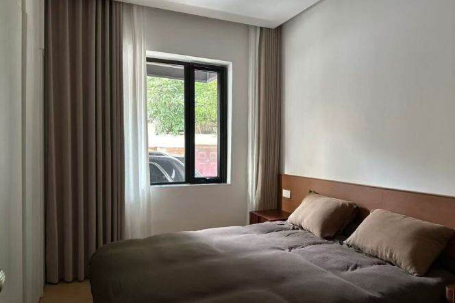 Spacious 1BR Heritage Apartment near Nanjing Xi Lu with Terrace (L2/L12/L13)
