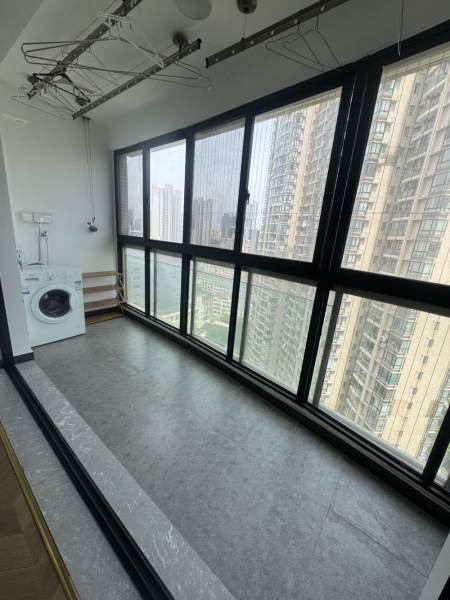 Housing image — Balcony