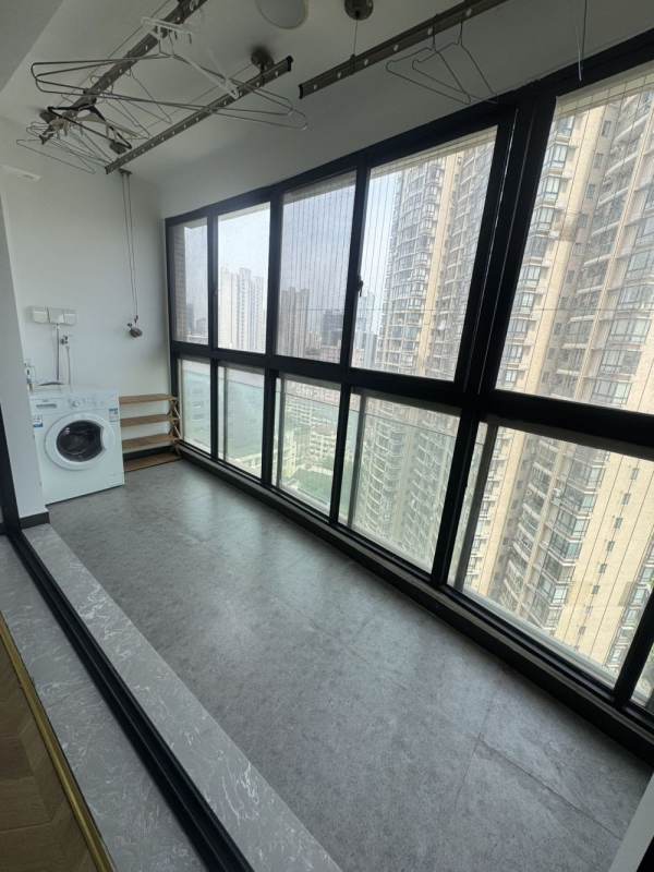 Housing image — Balcony