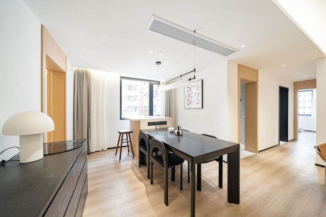 High-Floor 3BR Apartment in Jing'an (L13)