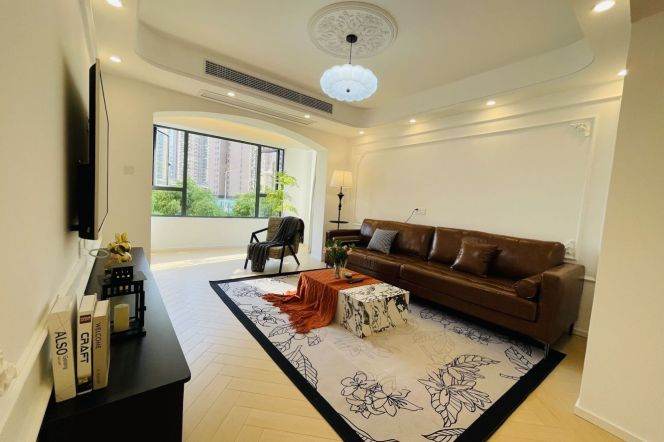 High-Ceiling 2BR Apartment near Madang Rd Metro with Floor-to-Ceiling Windows (L9/L13)