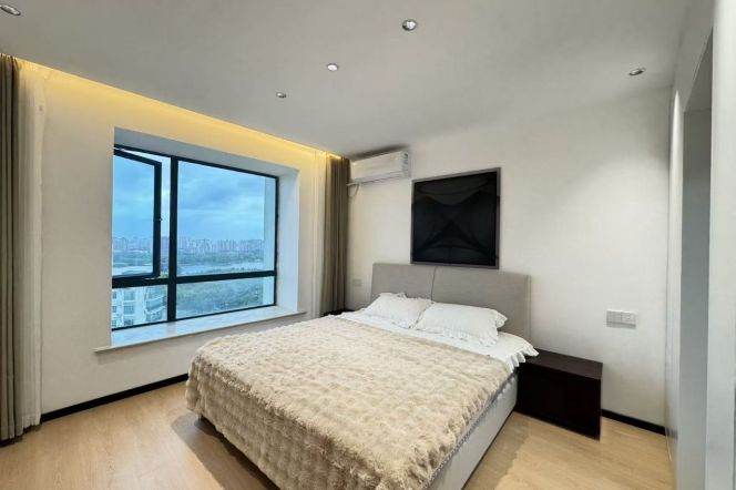 High-Floor 3BR Apartment near Century Park