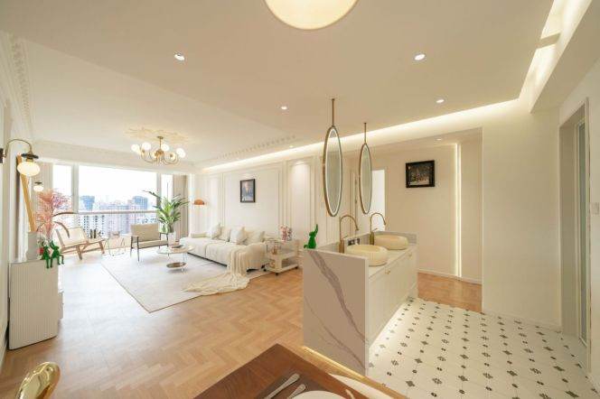 High-Floor 3BR Apartment near Xintiandi Metro (L9/L13)