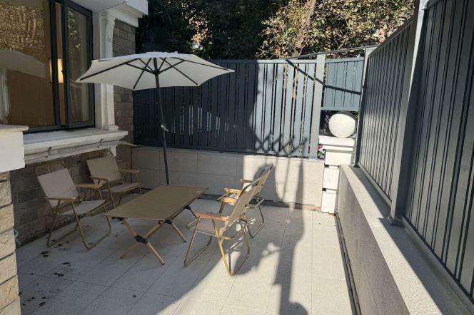 3BR Apartment near Shanghai Railway Station Metro with Floor-to-Ceiling Windows (L1/L3/L4)