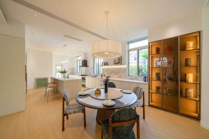 Spacious 6BR Villa at Shanghai Yintao Golf Club with Private Garden