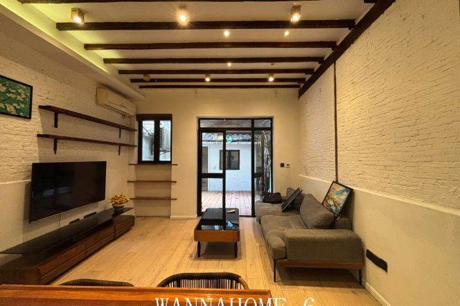Spacious 1BR Lane House in Old Xuhui with Terrace (L1/L7)
