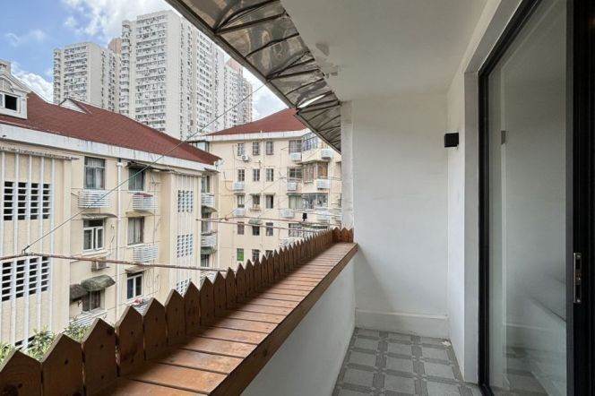 1BR Apartment near Jiaotong University Metro (L10/L11)