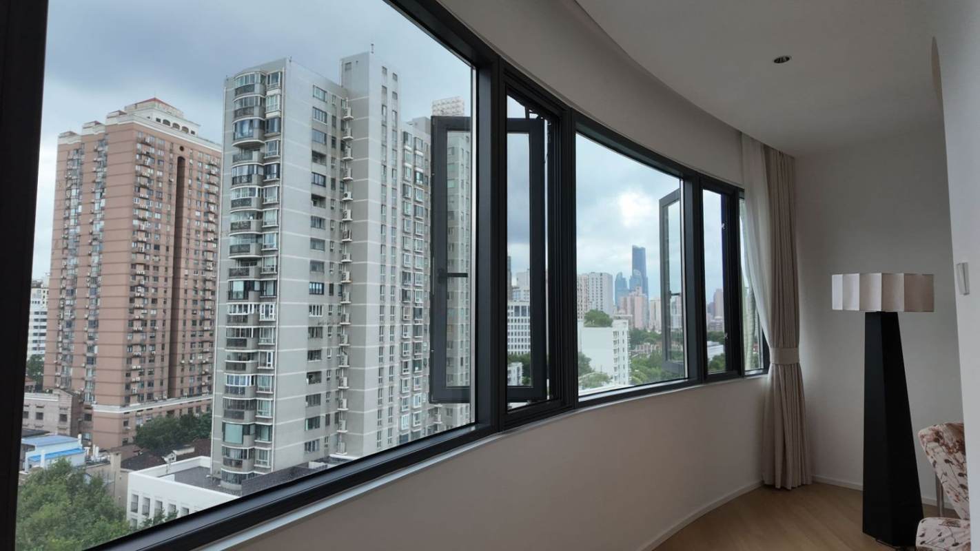 Housing image — Balcony