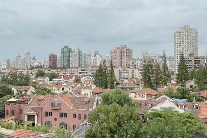 1BR Apartment in Jing'an (L2/L11)