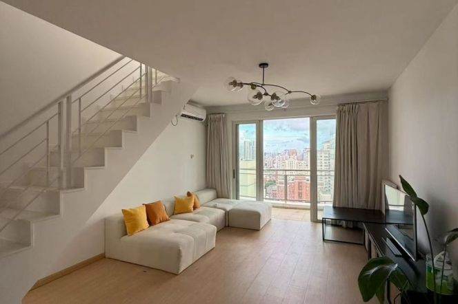 High-Floor 3BR Apartment in Xujiahui