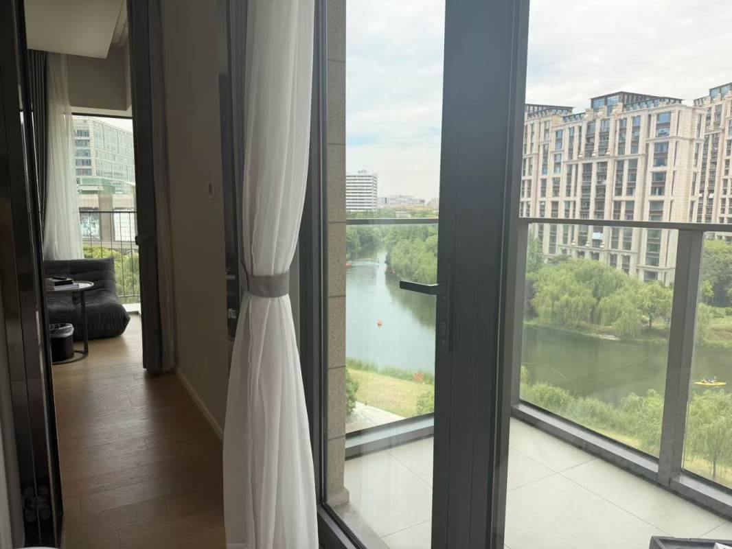 Housing image — Balcony