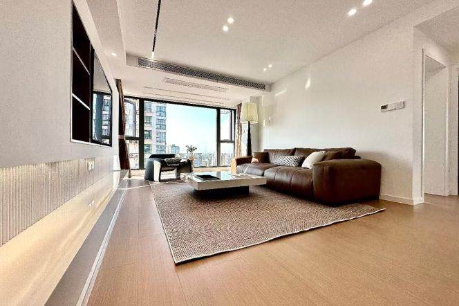 High-Floor Spacious 2BR Apartment at Brilliant City with Floor-to-Ceiling Windows (L3/L4)