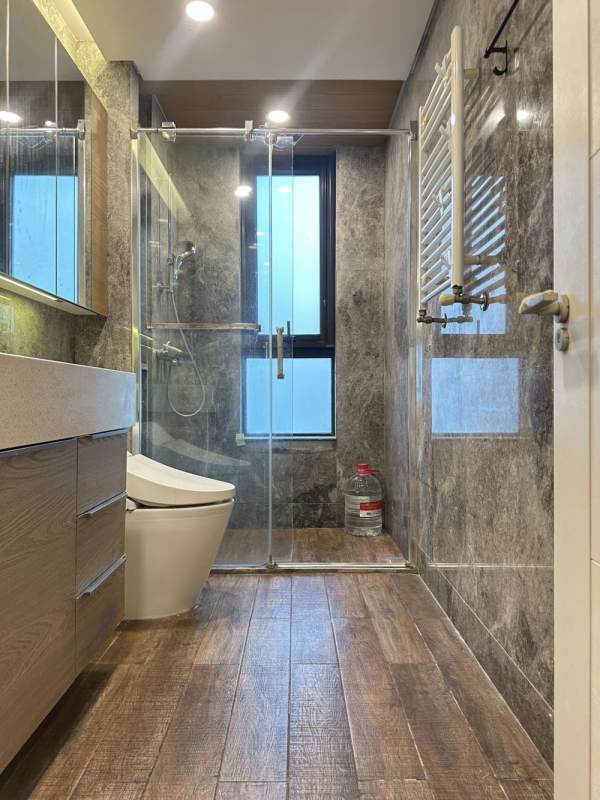 Housing image — Bathroom