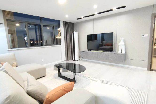 High-Floor Spacious 2BR Apartment near Pudong Avenue Metro (L14)