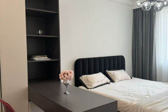 1BR Apartment near Hongqiao Rd Metro (L3/L4/L10)