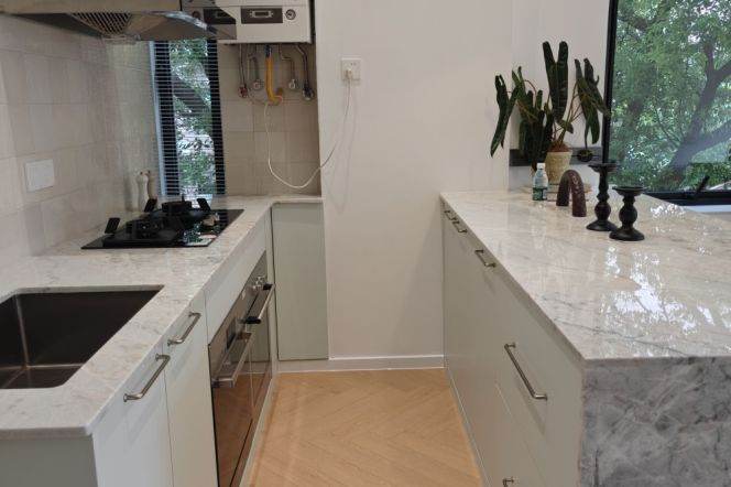 Spacious 1BR Heritage Apartment near Nanjing Xi Lu with Terrace (L2/L12/L13)
