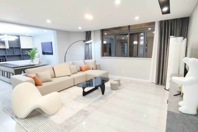 High-Floor Spacious 2BR Apartment near Pudong Avenue Metro (L14)