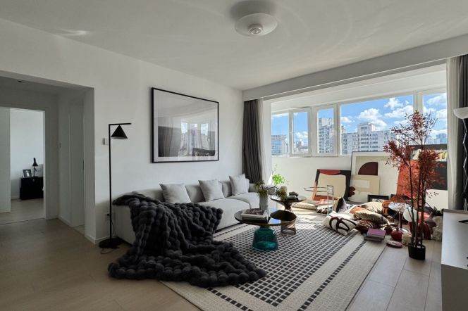 High-Floor 2BR Apartment near Changshou Rd Metro (L7/L13)