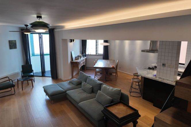 High-Floor Spacious 2BR Apartment in Jing'an (L7)