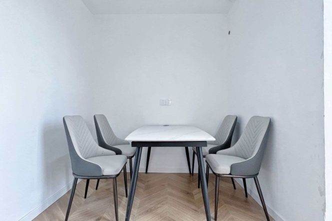 2BR Apartment near Jinshajiang Rd Metro with Terrace (L11/L13)
