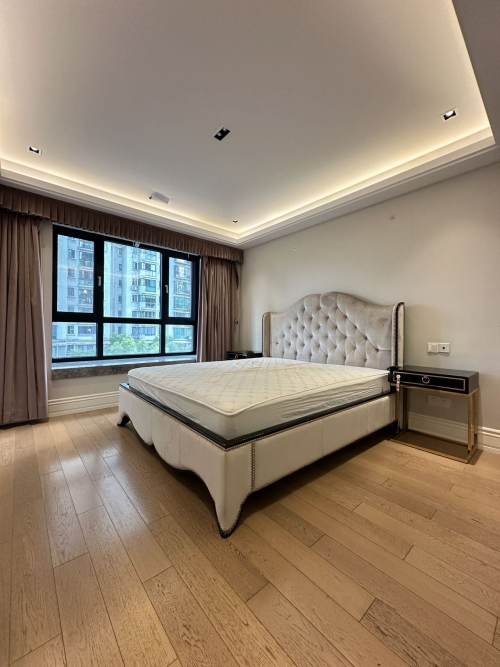 Housing image — Bedroom