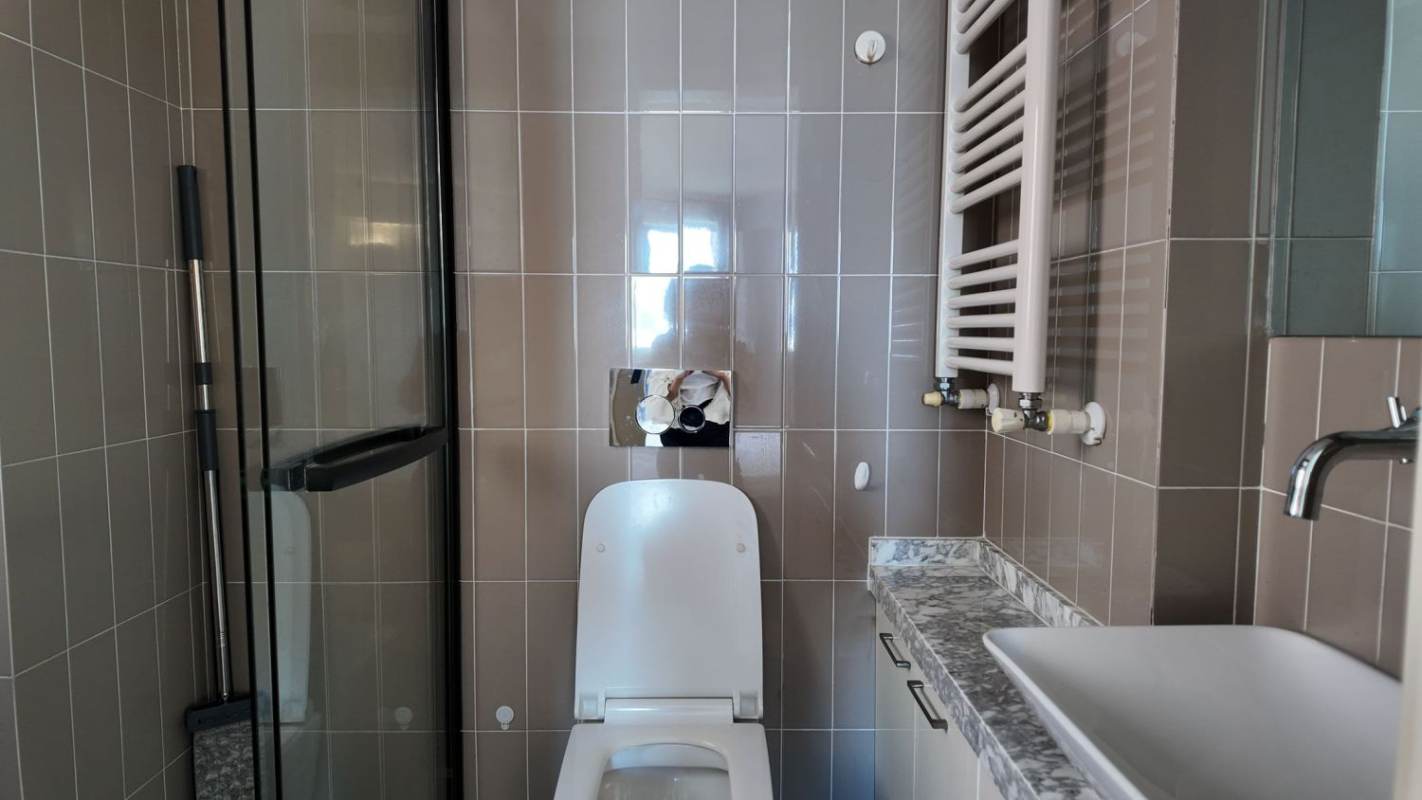 Housing image — Bathroom