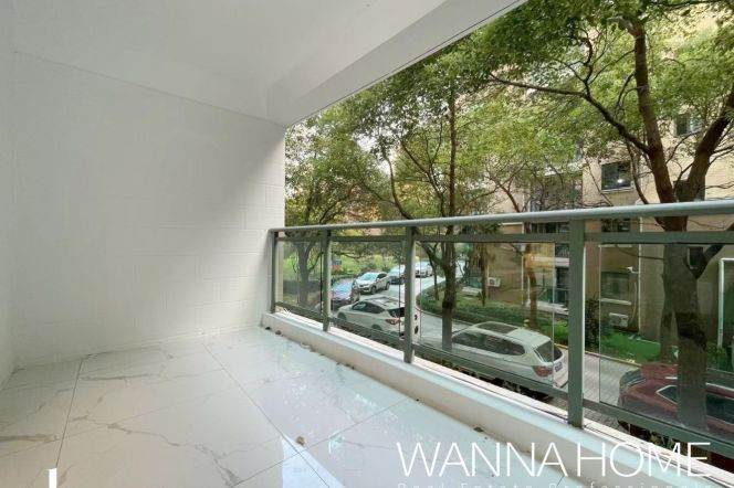 Spacious 2BR Apartment near West Yan'An Rd Metro with Green View